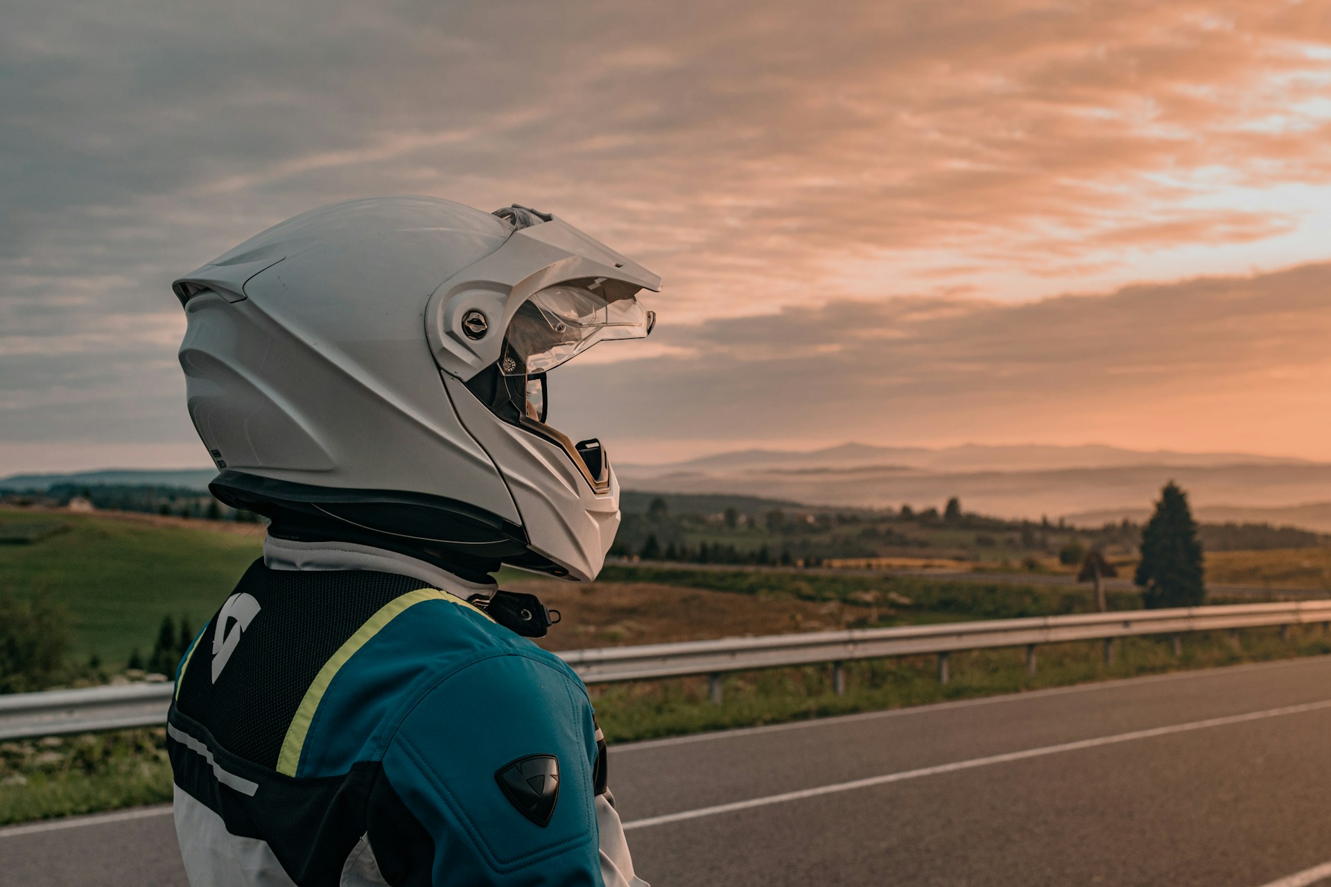 Professionelles Geschäft für Motorradausrüstung -Professionelles Geschäft für Motorradausrüstung kat sazonova e4kvT XJyJ4 unsplash